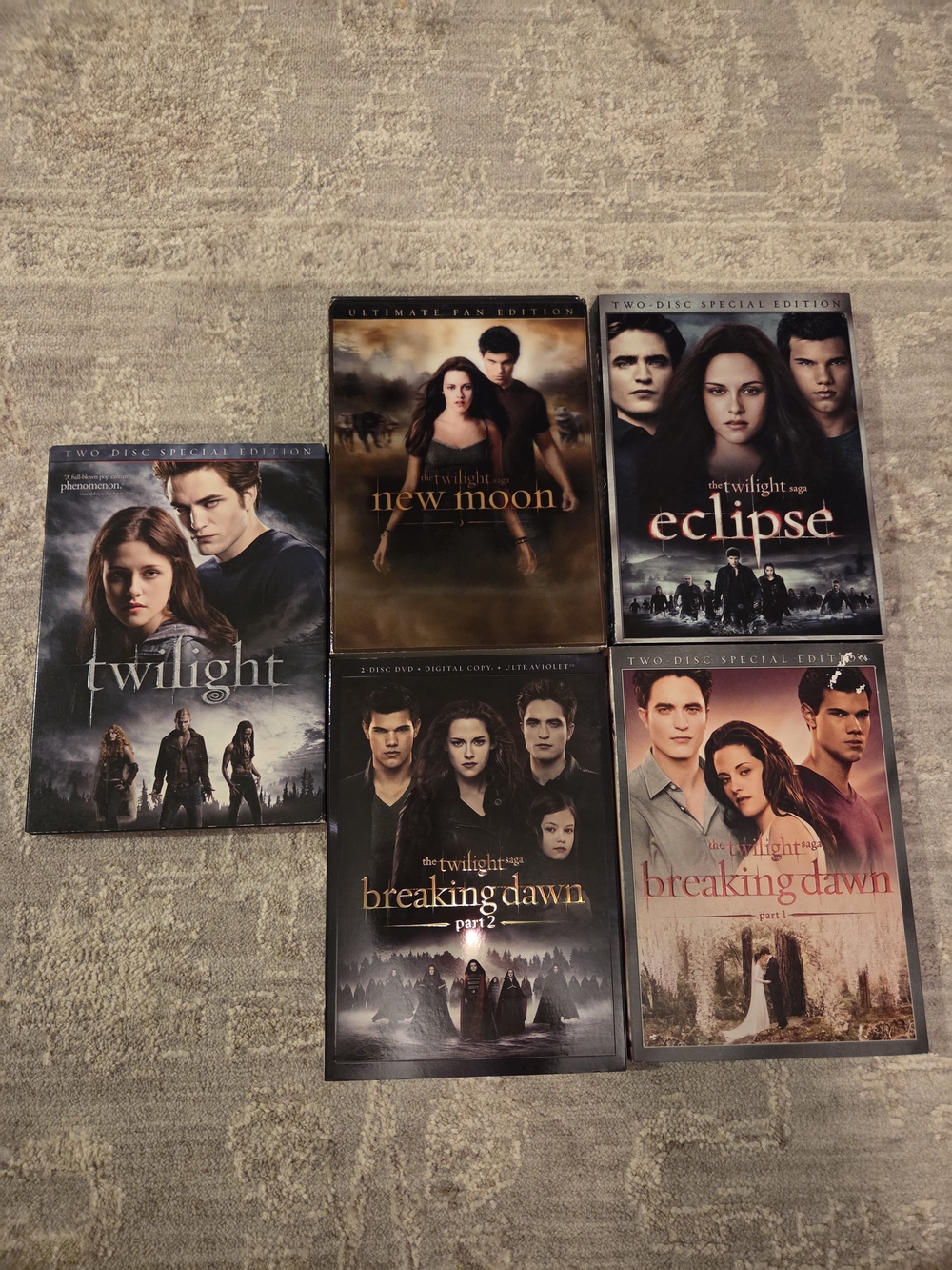 Twilight Saga DVD Set - Twilight, New Moon, Eclipse, Breaking Dawn Parts 1 & 2